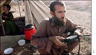Los afganos usan sobre todo la radio para informarse
